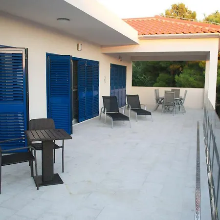 Villa Lava - Posh With Pool